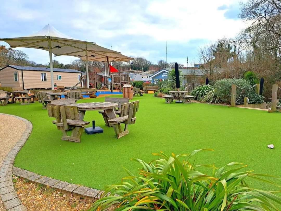 Home With A View Whitecliff Bay Holiday Park Bembridge Eksteriør billede